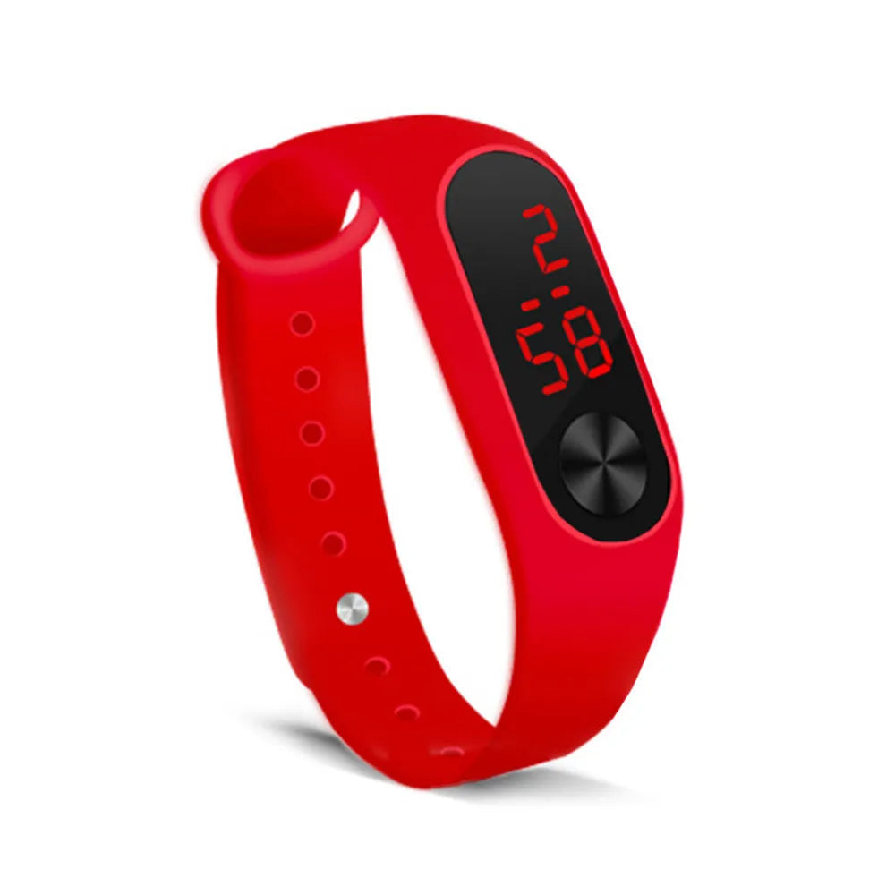 Stay on top of your game with this sleek sports smartwatch for men and women—track, train, and triumph!