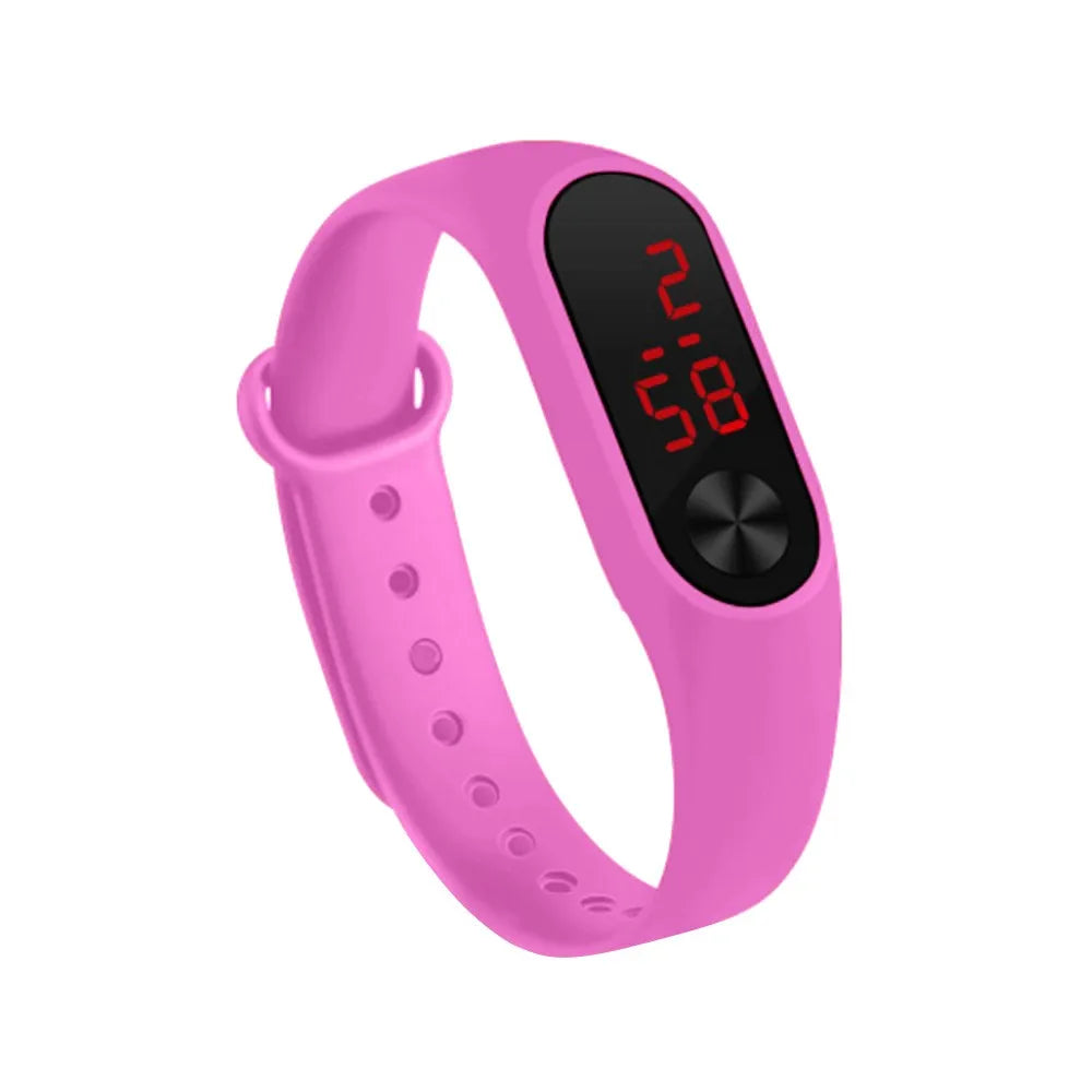 Stay on top of your game with this sleek sports smartwatch for men and women—track, train, and triumph!