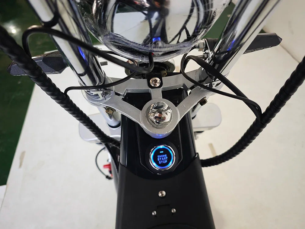 Experience high power and off-road capabilities with these 3000W and 2000W 3-wheel electric scooters. Perfect for adventurous rides and off-road terrain exploration.