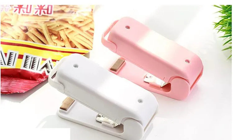 Seal your food bags easily with this mini heat bag seal machine—thermal plastic sealer perfect for keeping packages fresh and airtight!