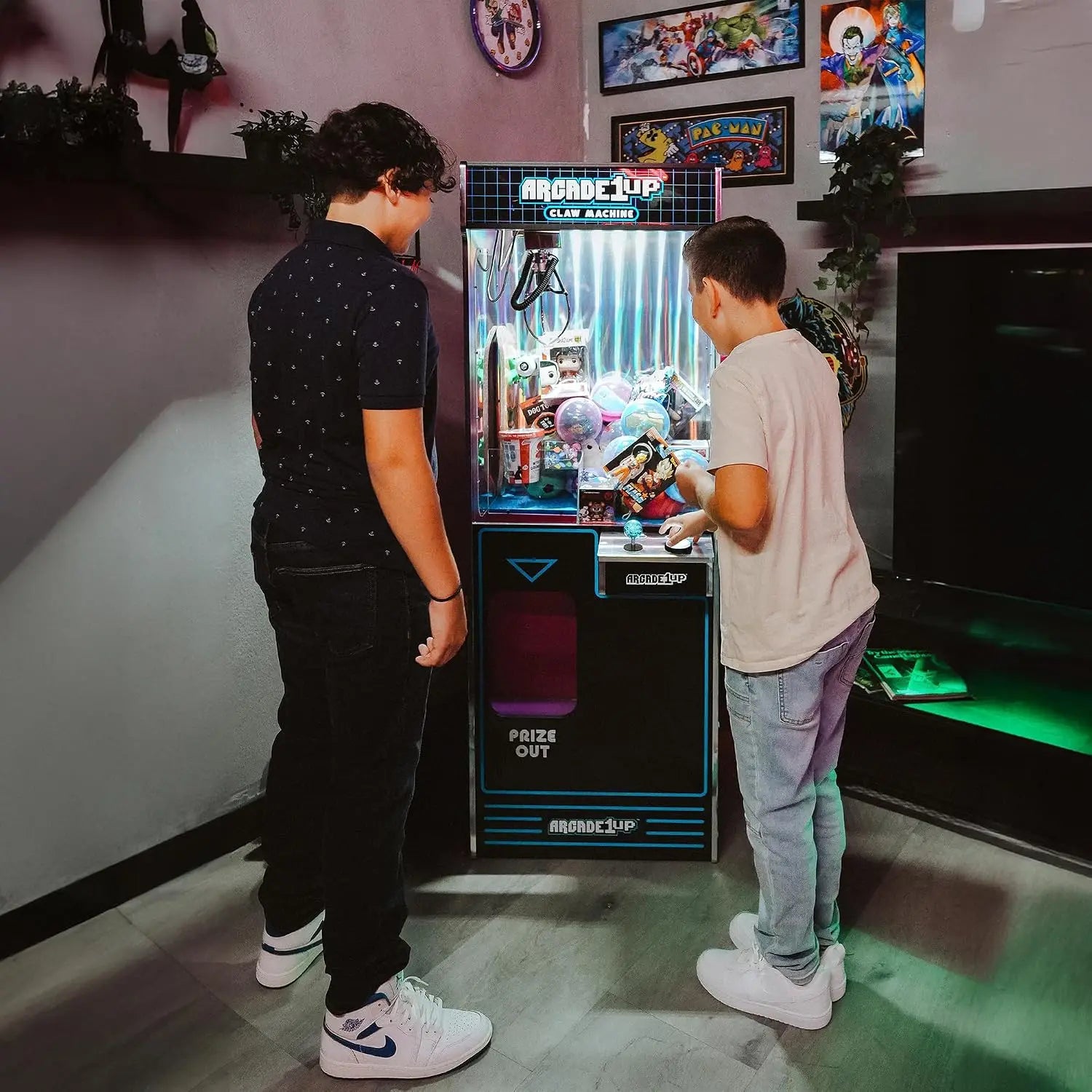 Claw Machine with 3 Difficulty Levels - Arcade Game Room Cabinet with Ceiling Light & Adjustable Sound Volume, Custom
