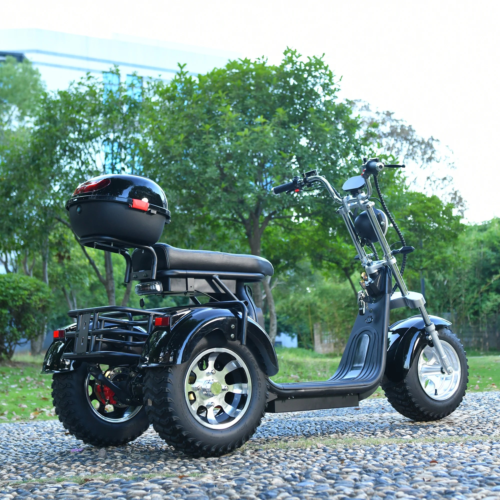 3-wheel electric scooter: 3000W motor, 40KM/H speed, 200KG load, 18" fat tires.