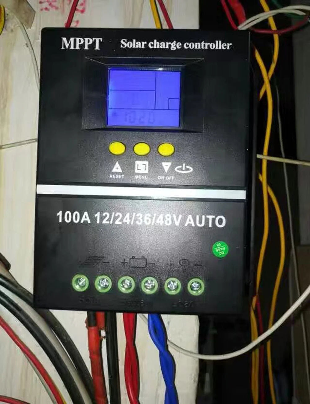 Efficiently manage your solar power system with this 100A/80A/60A MPPT/PWM solar charge controller—compatible with 12V, 24V, 36V, and 48V systems for reliable battery charging and protection.