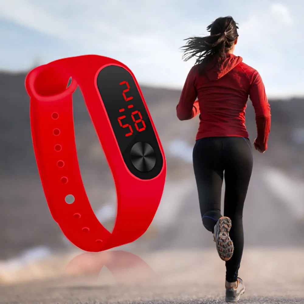 Stay on top of your game with this sleek sports smartwatch for men and women—track, train, and triumph!