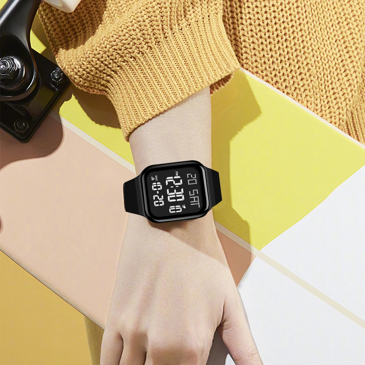 Student Watch Fashion Casual Sports Watch LED Luminous Waterproof Digital Display Electronic Watch Unisex