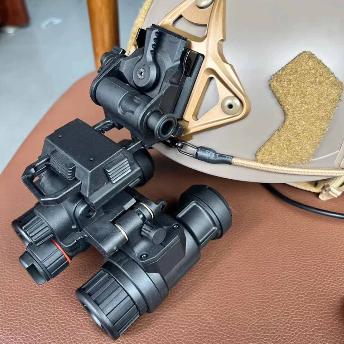 Tactical AN/PVS31 Night Vision Goggles Dual-Tube Binocular NVG Dummy Props Helmet No Function Model with L4G24 Helmet Mount