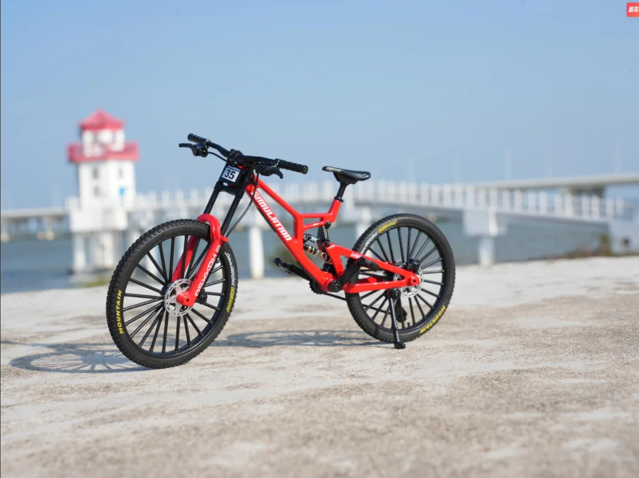 1:8 Scale Alloy Mountain Bike Model – Dual Shock Absorbers&Removable Number, Ideal Gift&Desktop Decoration for Bike Enthusiasts.
