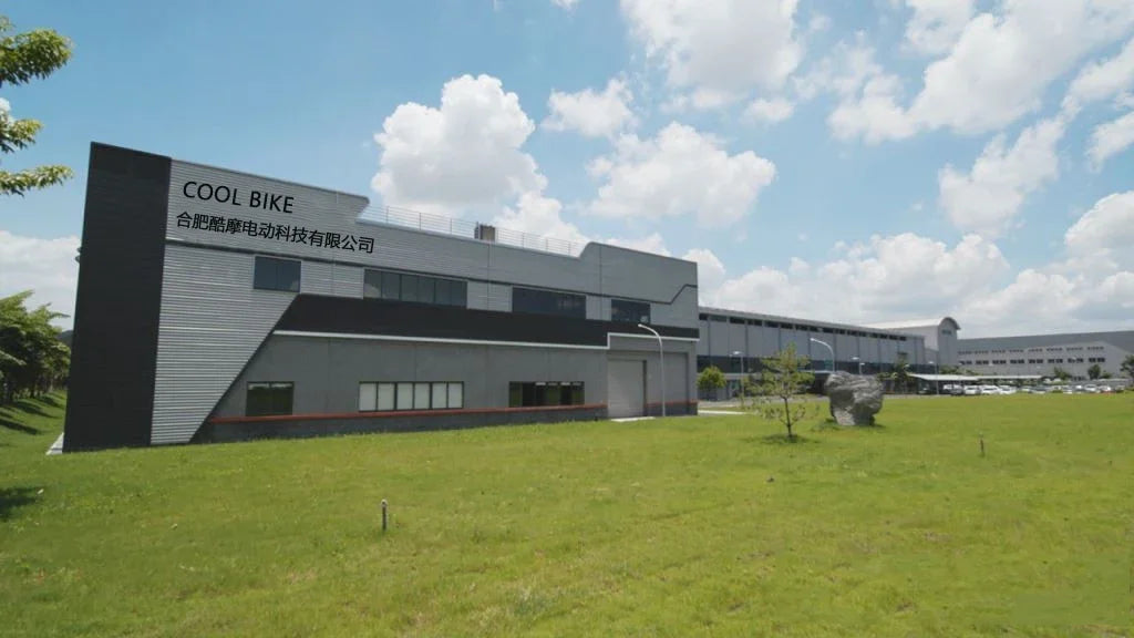 Experience high power and off-road capabilities with these 3000W and 2000W 3-wheel electric scooters. Perfect for adventurous rides and off-road terrain exploration.