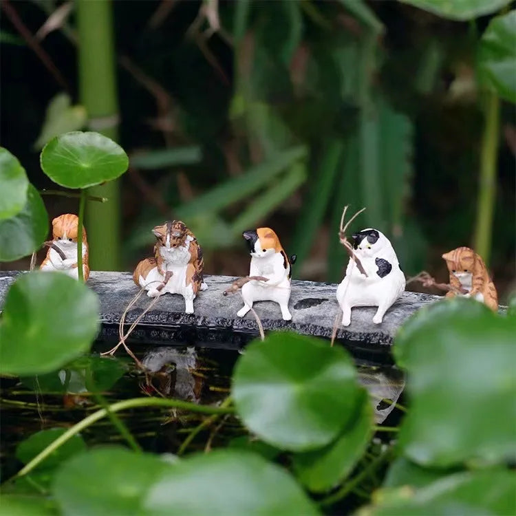 Fish Tank Landscaping Fishing Cat Ornaments Cute Mini Aquarium Decoration Cartoon Animal Resin Figurine for Home Decorations