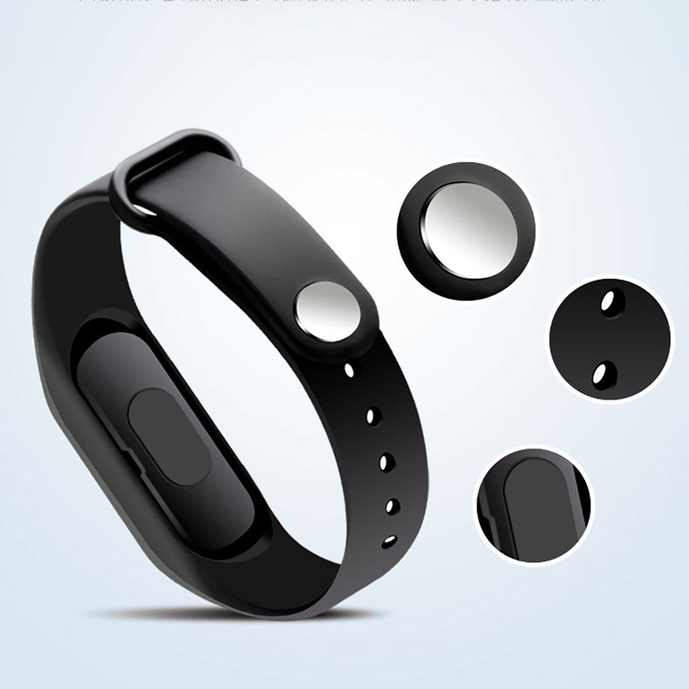 Stay on top of your game with this sleek sports smartwatch for men and women—track, train, and triumph!