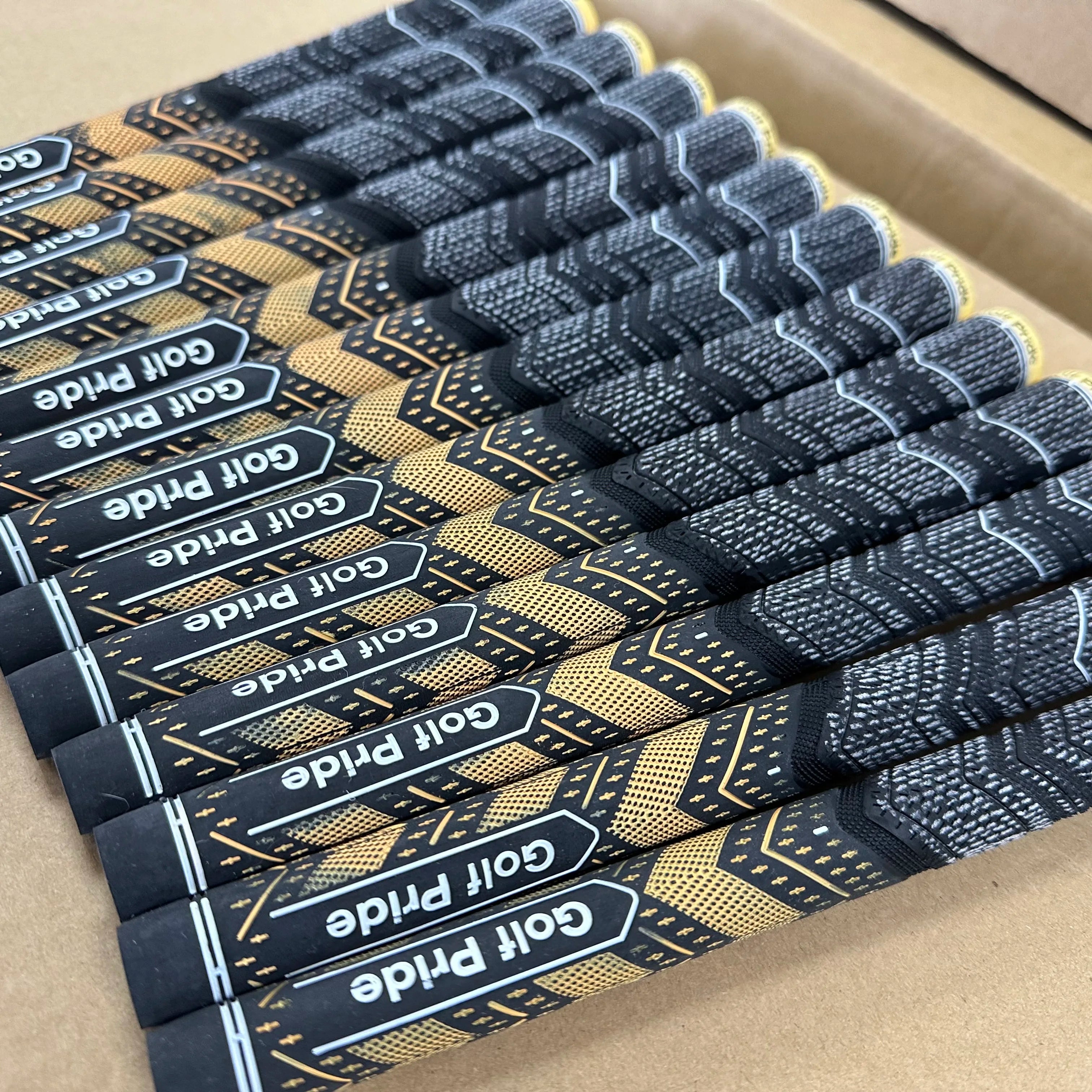 13-Piece Set Golf Pride Standard MCC Plus 4 Golf Grips US Warehouse