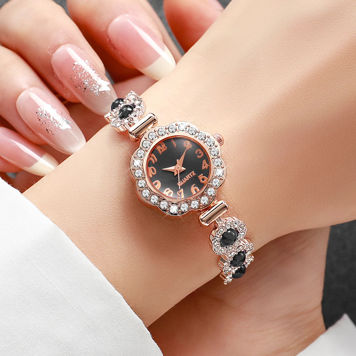 Elegant Rhinestone Women Watches Fashion Ladies Bracelet Strap Quartz Wristwatch Reloj Mujer Girls Clock Gift (Without Box)