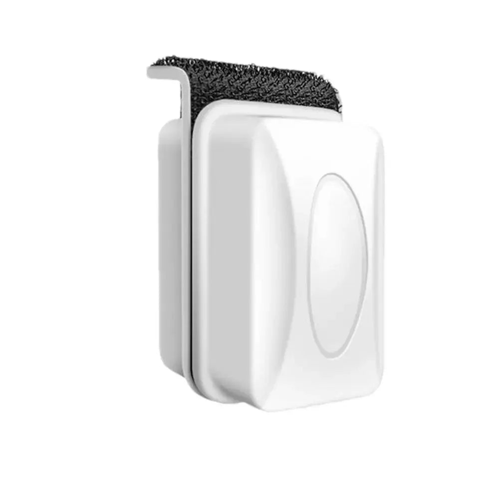 Effortlessly scrub away algae with this magnetic aquarium cleaning brush—tank cleaning has never been easier!