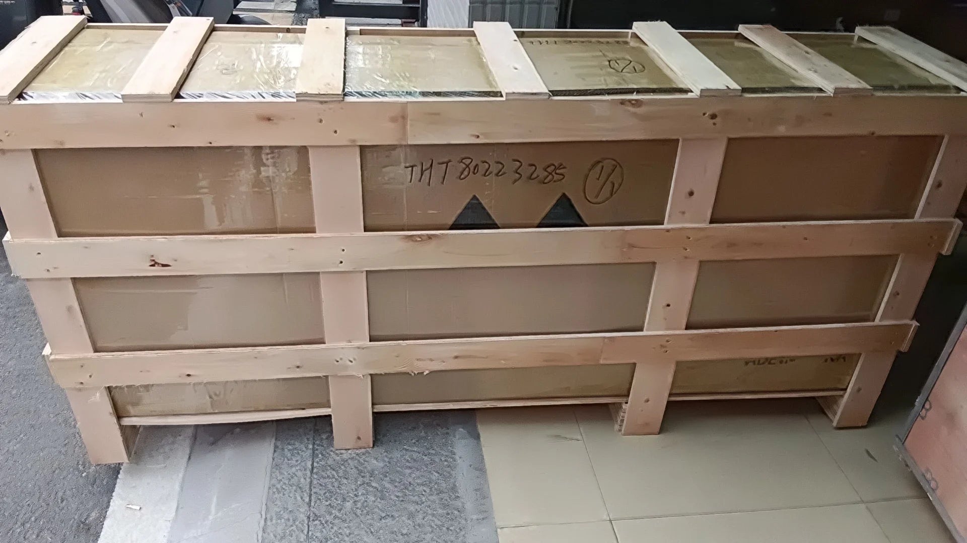 Experience high power and off-road capabilities with these 3000W and 2000W 3-wheel electric scooters. Perfect for adventurous rides and off-road terrain exploration.