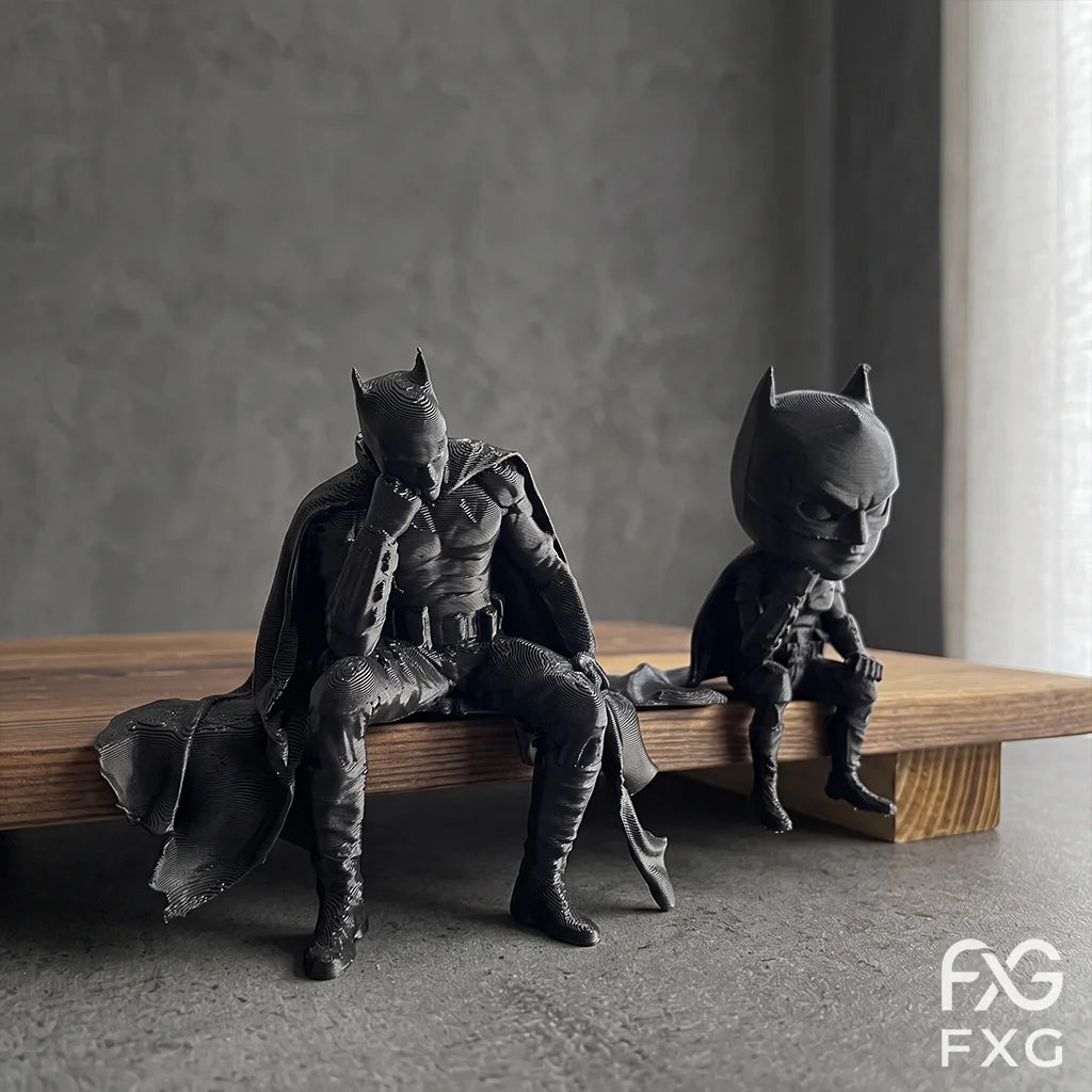 Gotham Silent Thinker Figurine, 2 Styles Realistic & Chibi Cloaked Warrior Edge Sitter, Refined 3D Printed Desktop Ornament, Dar