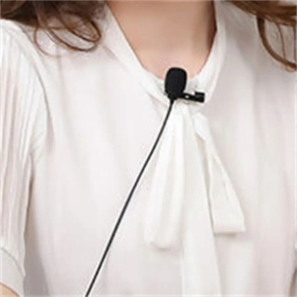 Capture crystal-clear audio with this small clip-on microphone—featuring mobile phone compatibility, noise reduction, and perfect for live broadcasts and voice recording!