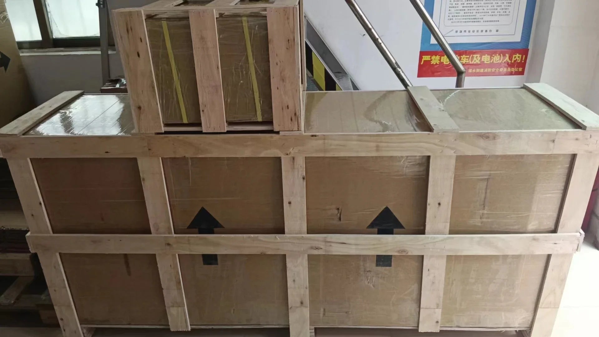 Experience high power and off-road capabilities with these 3000W and 2000W 3-wheel electric scooters. Perfect for adventurous rides and off-road terrain exploration.