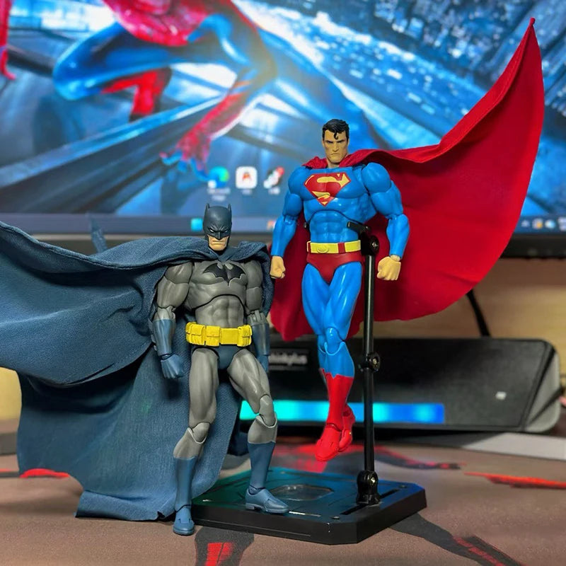 CT MAFEX No.117 Superman (Hush) DC Comics Justice League Articulated Action Figure Collectible Model for Adult Collectors