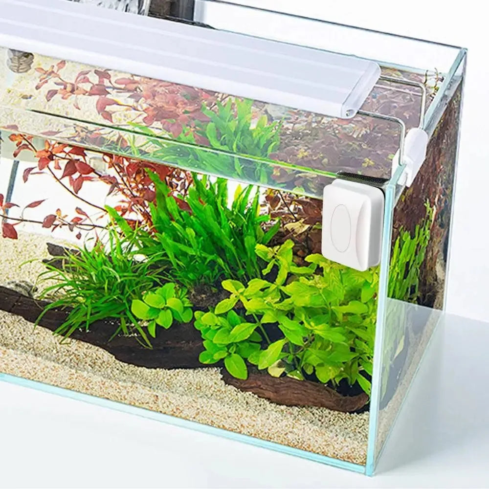 Effortlessly scrub away algae with this magnetic aquarium cleaning brush—tank cleaning has never been easier!