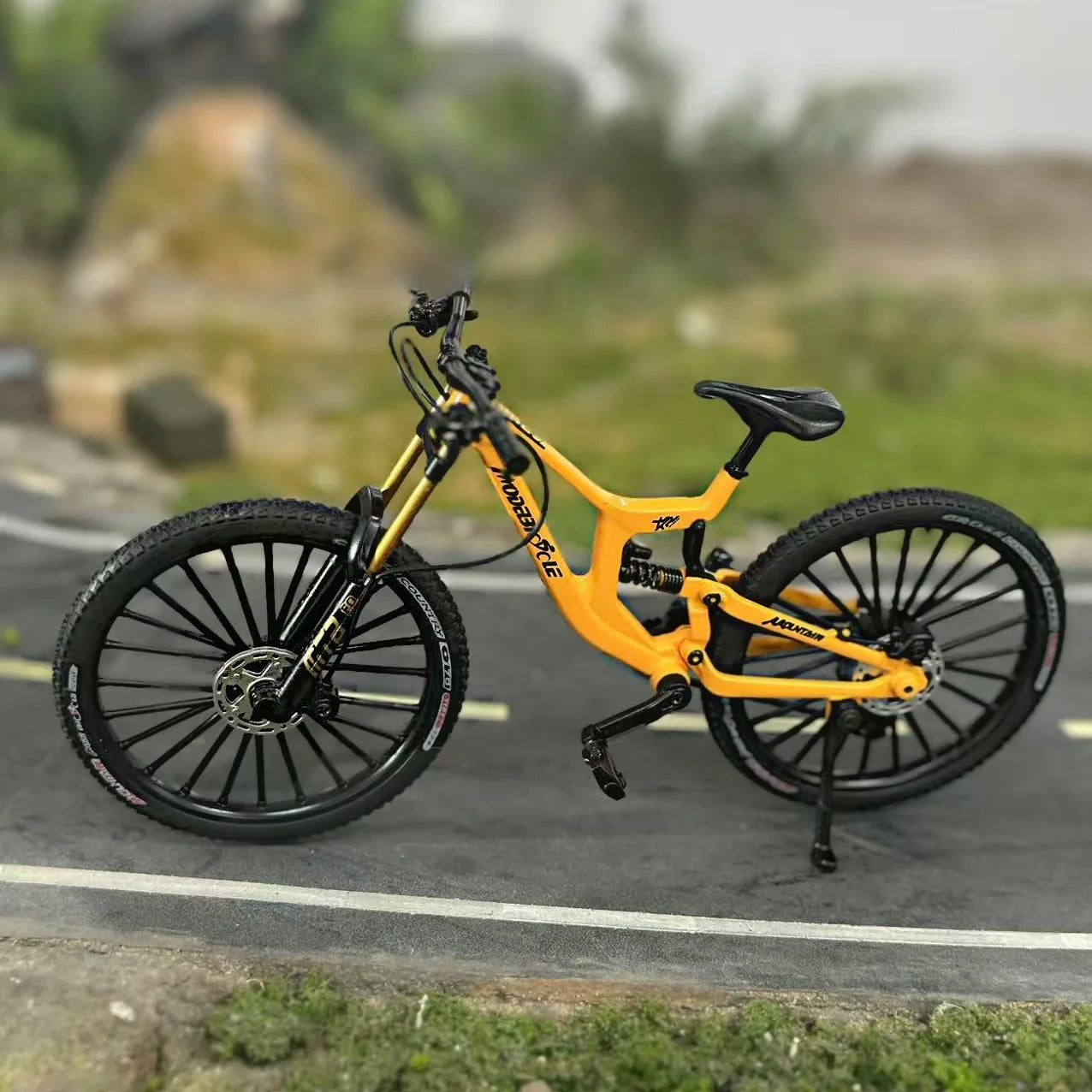 1:8 Alloy mountain bike model with base - features realistic gears and dual suspension, perfect for cycling enthusiasts